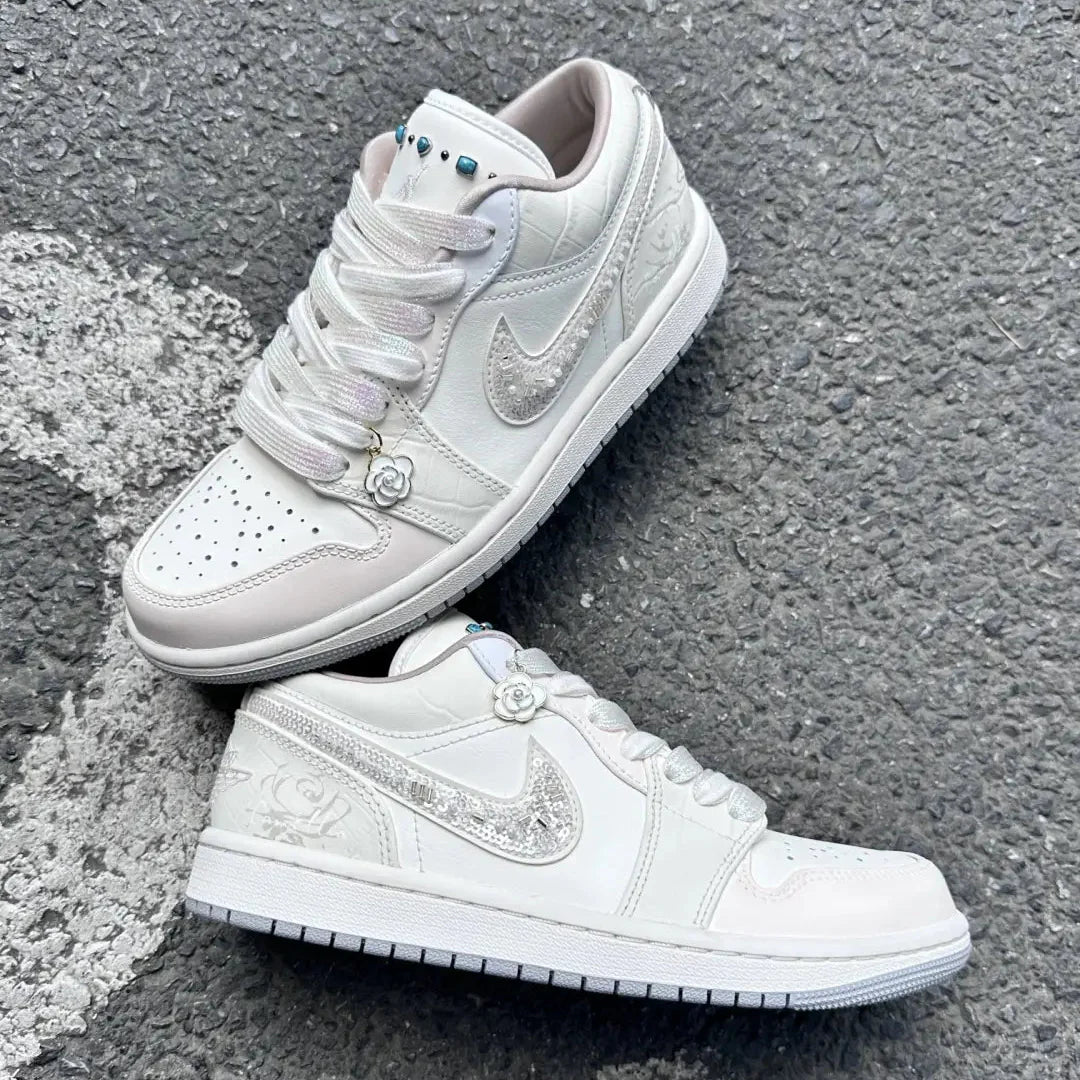 [Custom Camellia‘s Message] Jordan Air Jordan 1 Low Top Unisex Skateboarding Shoes