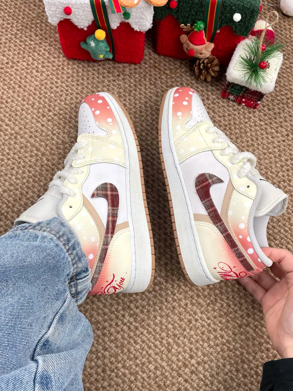 [Custom Gradient Polka Dots] Jordan Air Jordan 1 Low Top Unisex Skateboarding Shoes