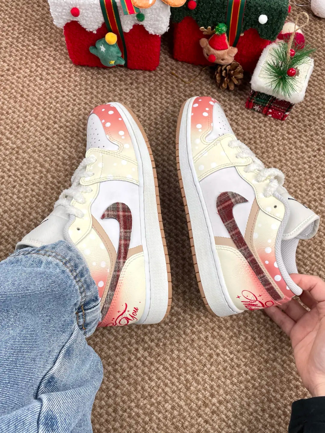 [Custom Gradient Polka Dots] Jordan Air Jordan 1 Low Top Unisex Skateboarding Shoes