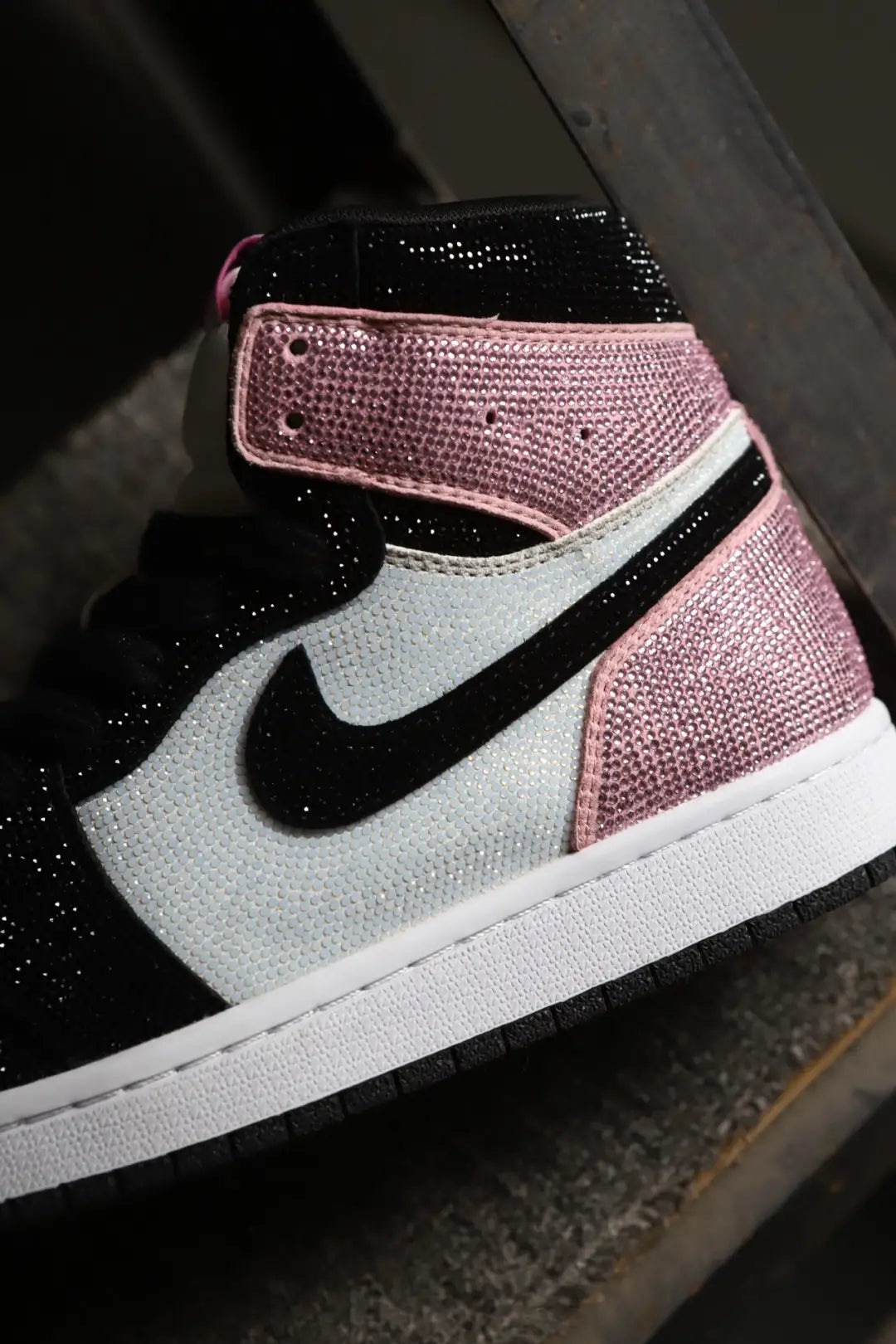 [Custom Pink&Black - Full Diamond] Air Jordan 1 Mid - Top Skateboarding Shoes Unisex