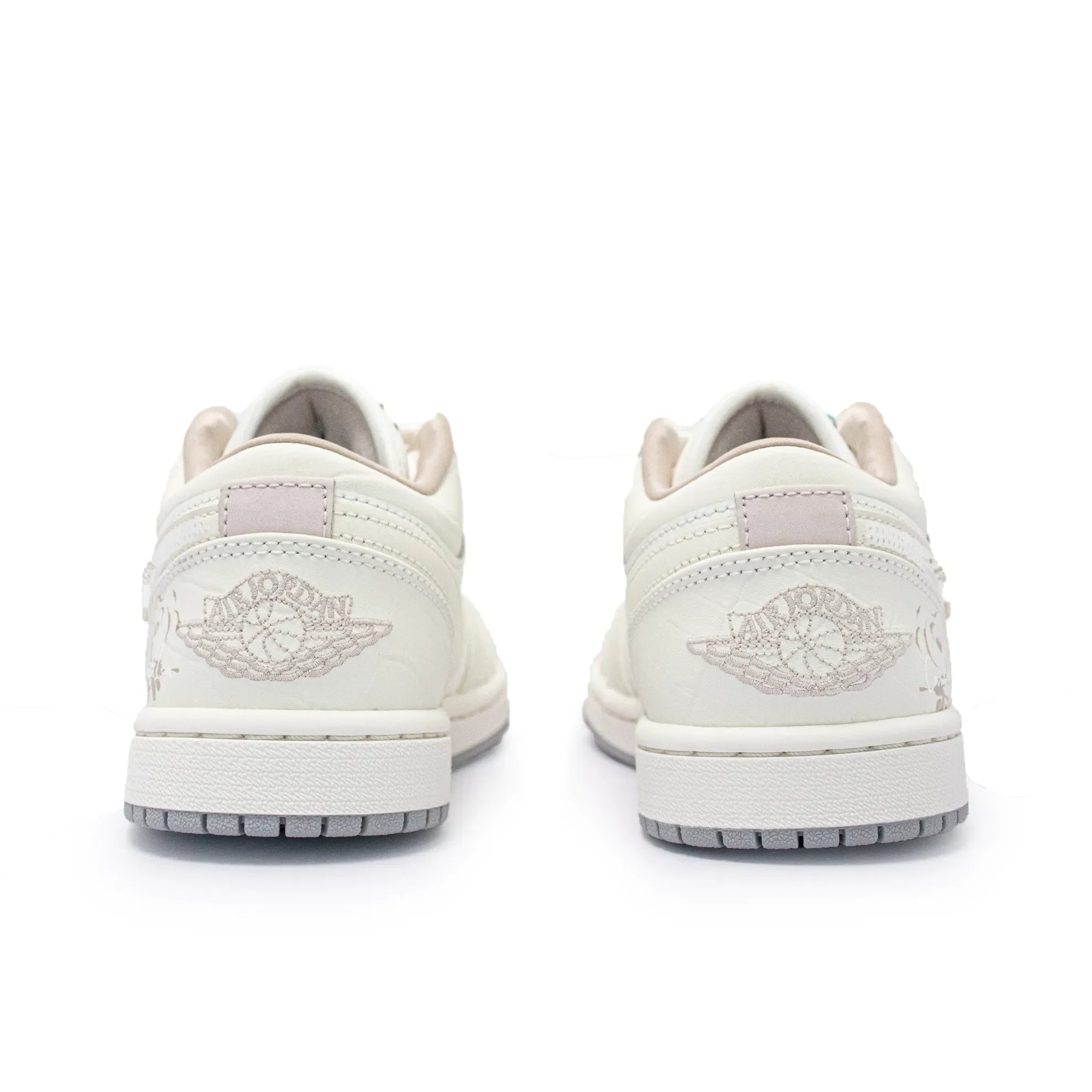 [Custom Camellia‘s Message] Jordan Air Jordan 1 Low Top Unisex Skateboarding Shoes